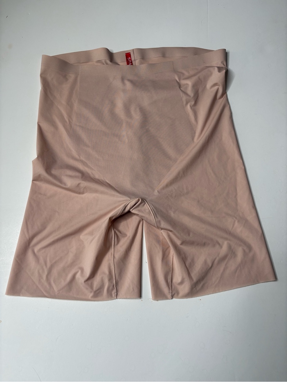 SPANX Beige Size Large Thinstincts Mid-Thigh Short